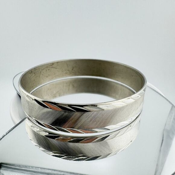 Vintage Silver-Tone Etched Cuff Bracelet Minimalist Modern Southwestern Retro - Picture 4 of 7